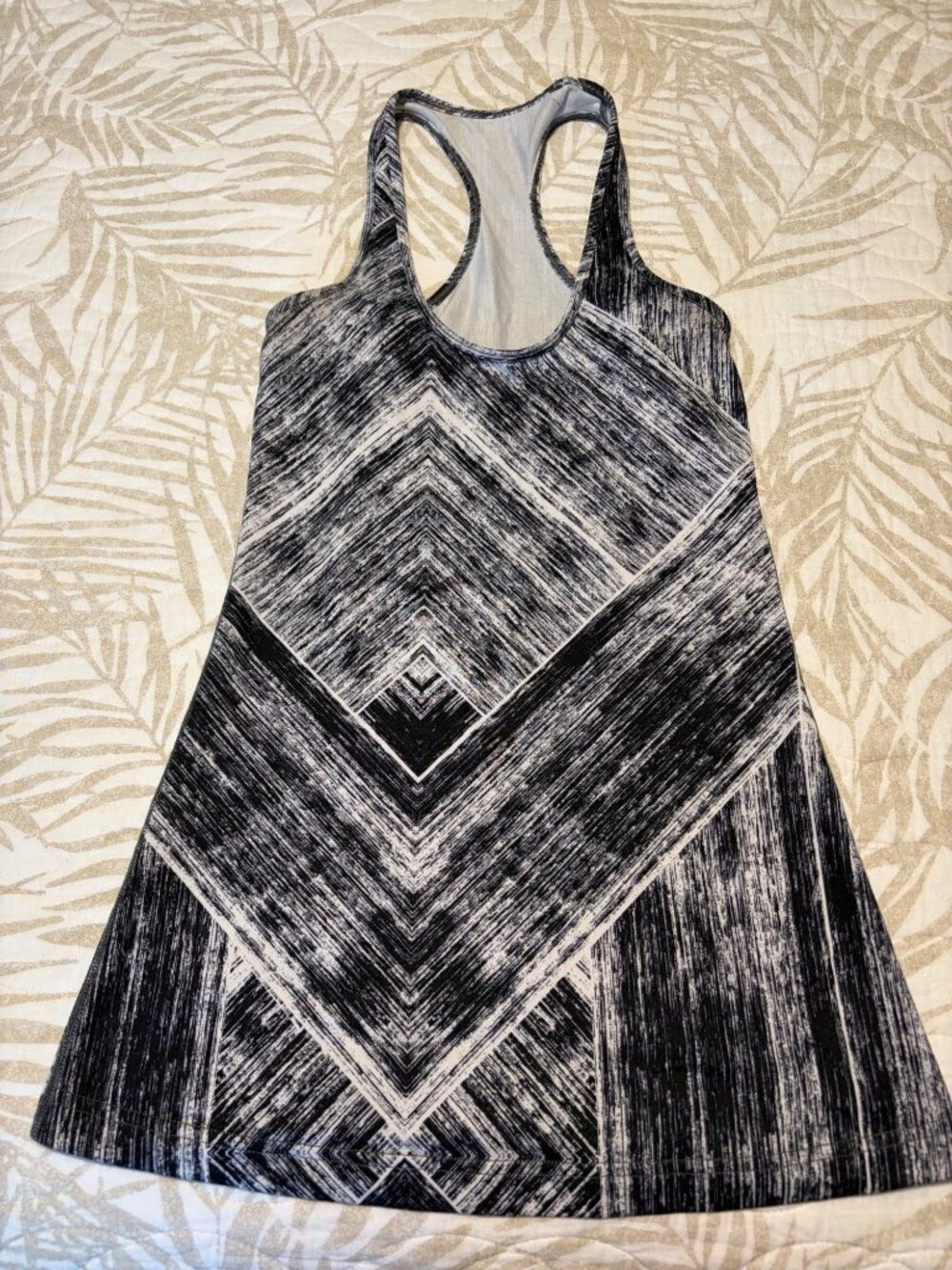 Lululemon Chevron Print Racerback Tank Top Black & White Lightweight Athletic S